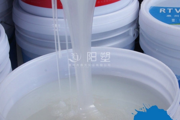  翻模硅膠里耐高溫到底有什么特點？