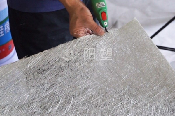 日常老百姓在制作利用玻璃纖維短切氈的生產原理和途徑標準分析