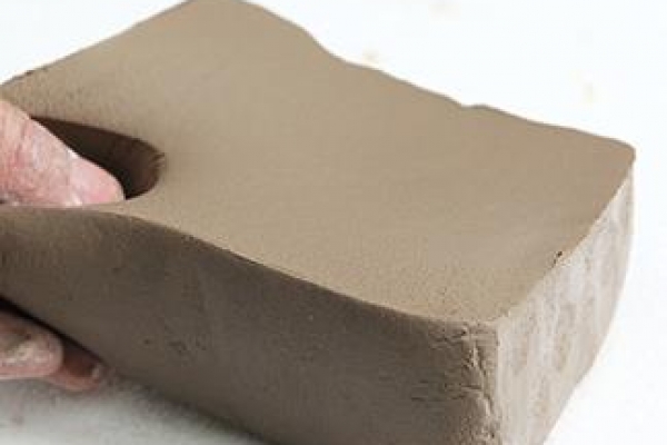 我想用泥做個(gè)雕塑，用什么泥能保存的時(shí)間長！